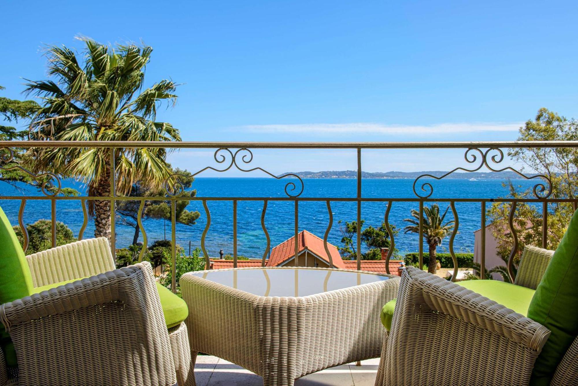 Chambre Lit Queen-Size Supérieure avec Terrasse - Vue sur Mer