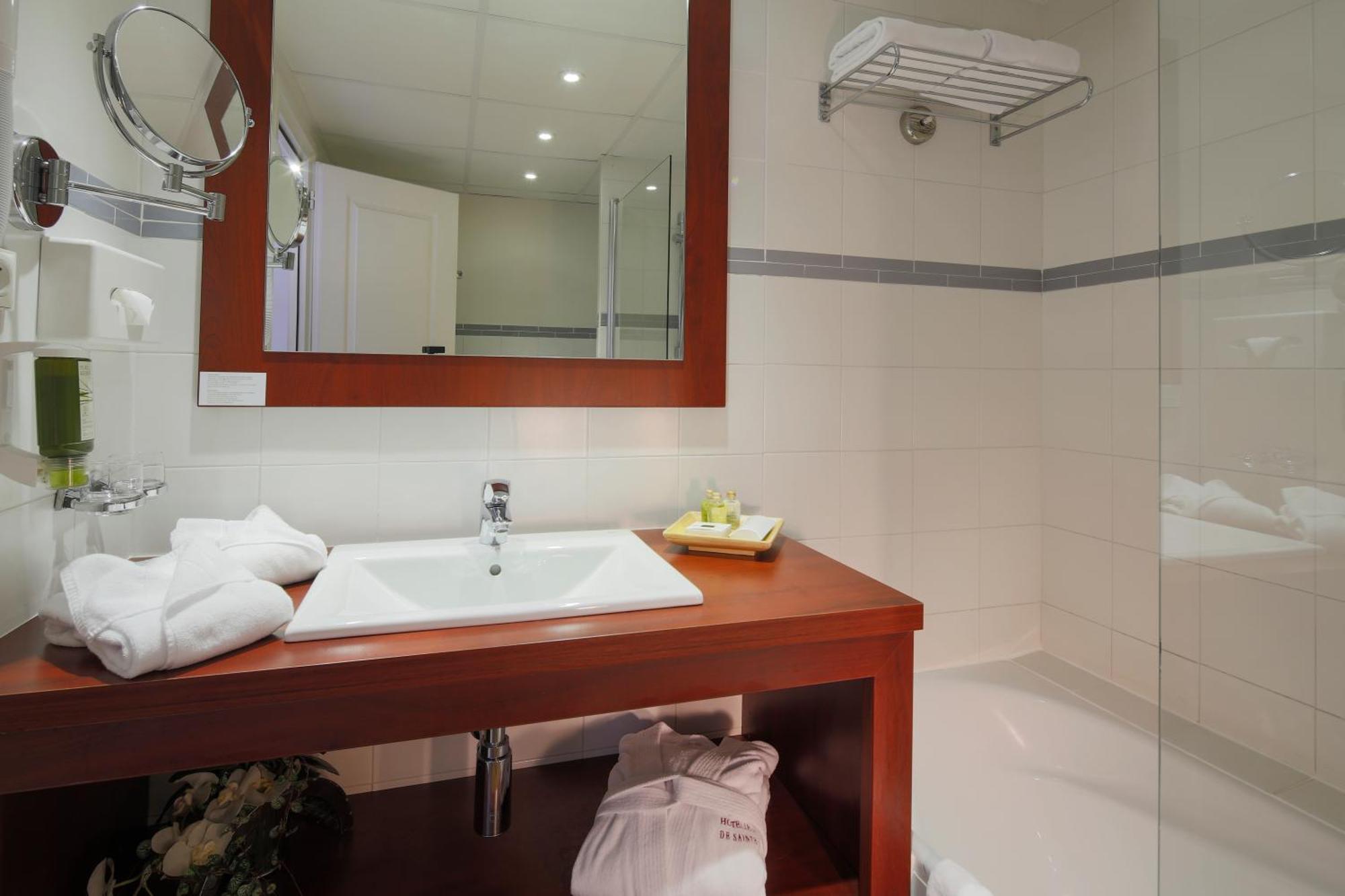 Chambre Double - Vue sur Piscine