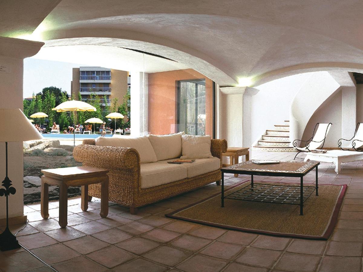 One-Bedroom Apartment Alcove